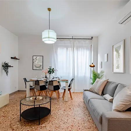 Hostly Bonaini Grand In Center Apartament Piza