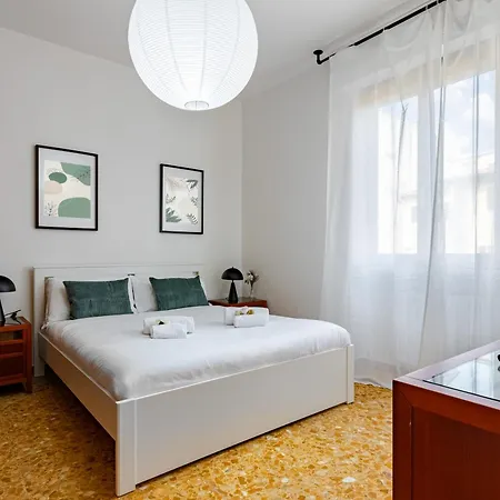 Hostly Bonaini Grand In Center Pisa